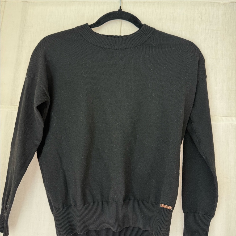 Women’s Tahari Black Sweater